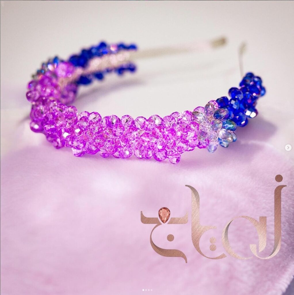 تصميم وصناعة إكسسوارات شعر يدوية