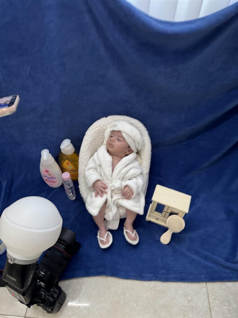 مشروع “زمن” هو مشروع تصوير وتوثيق ذكريات يختص بتصوير حديثي الولادة، الأمومة، العائلات، العرسان والأزواج